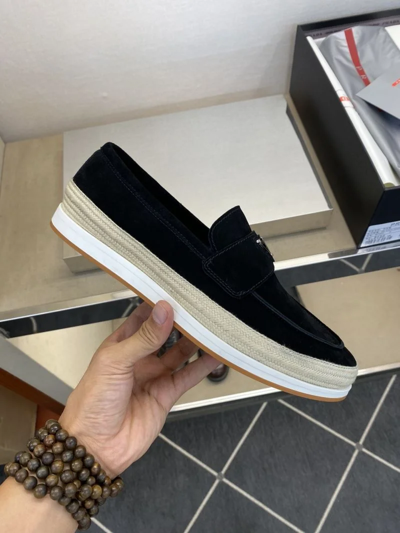 Comfortable Prada Low Shoes 35622