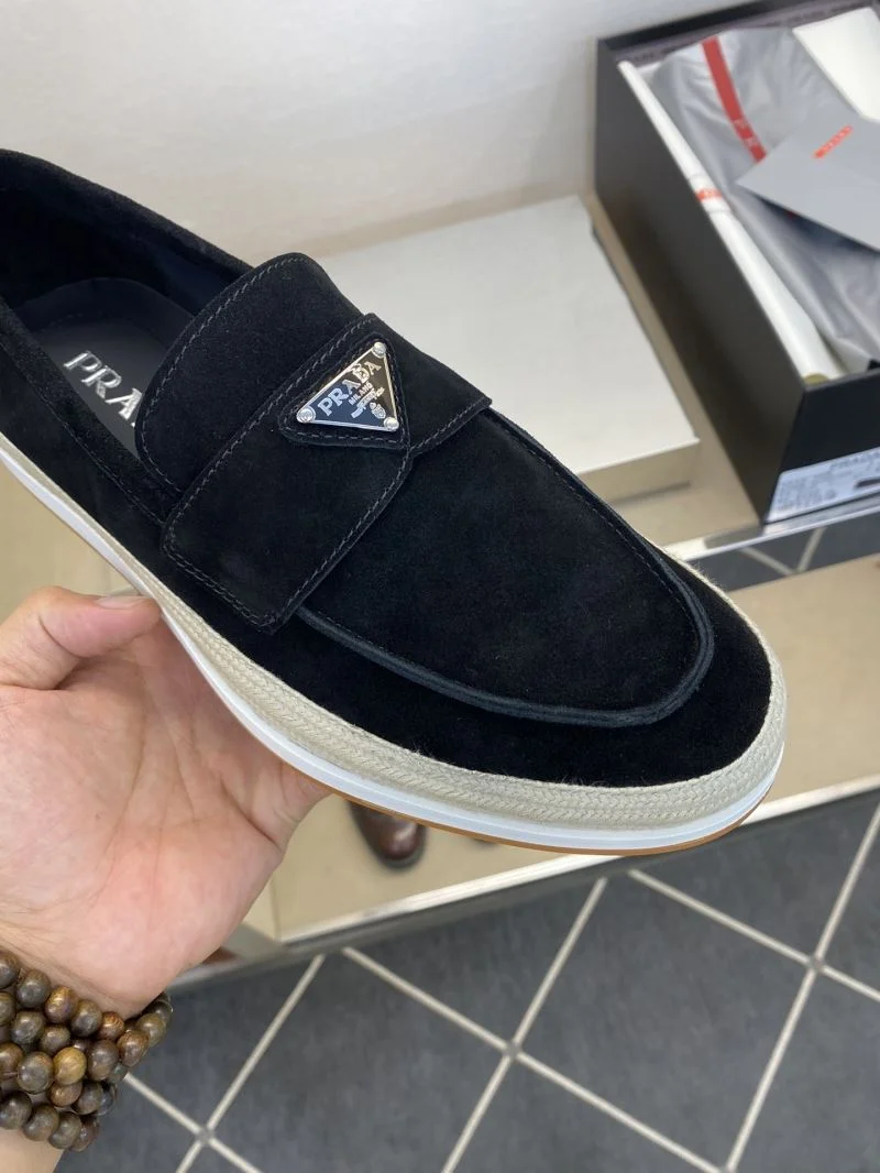 Comfortable Prada Low Shoes 35622