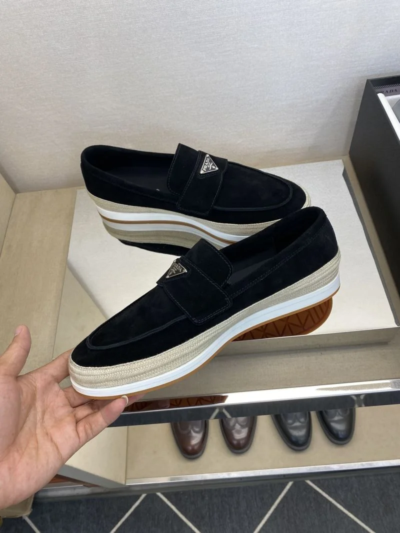 Comfortable Prada Low Shoes 35622