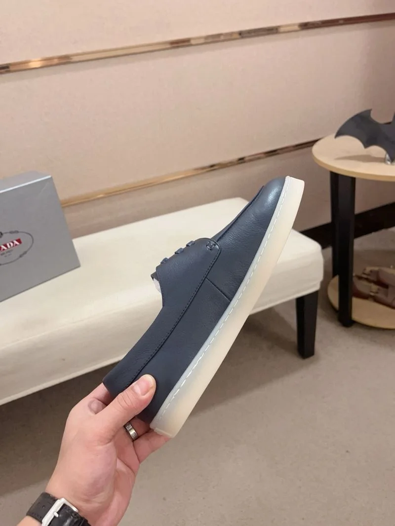 Prada Low Shoes TimelessDesign 35602