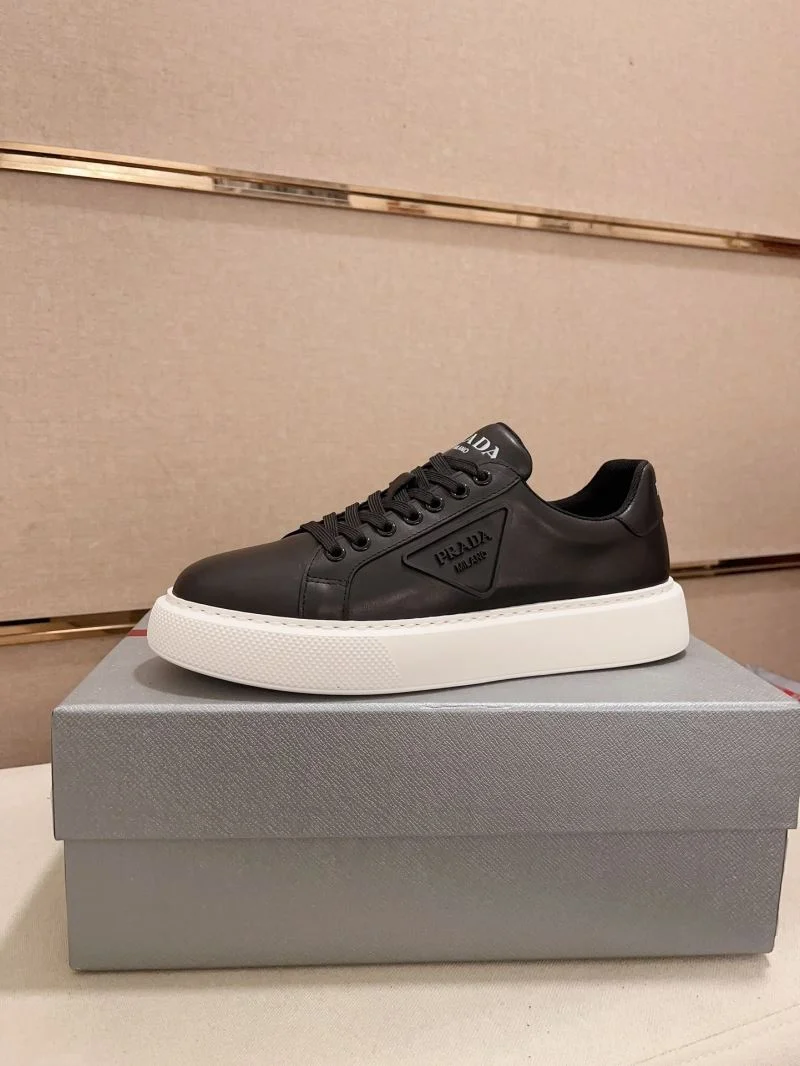 Prada Low Shoes Durable 35616