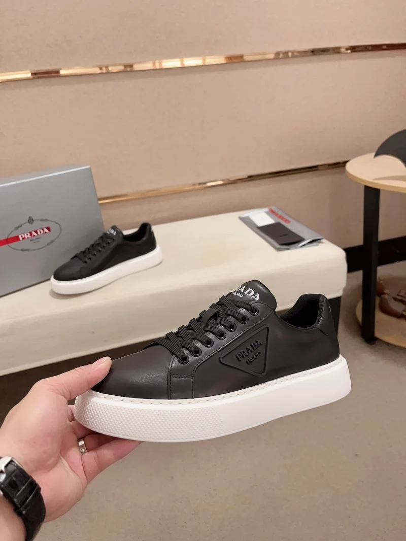 Prada Low Shoes Durable 35616