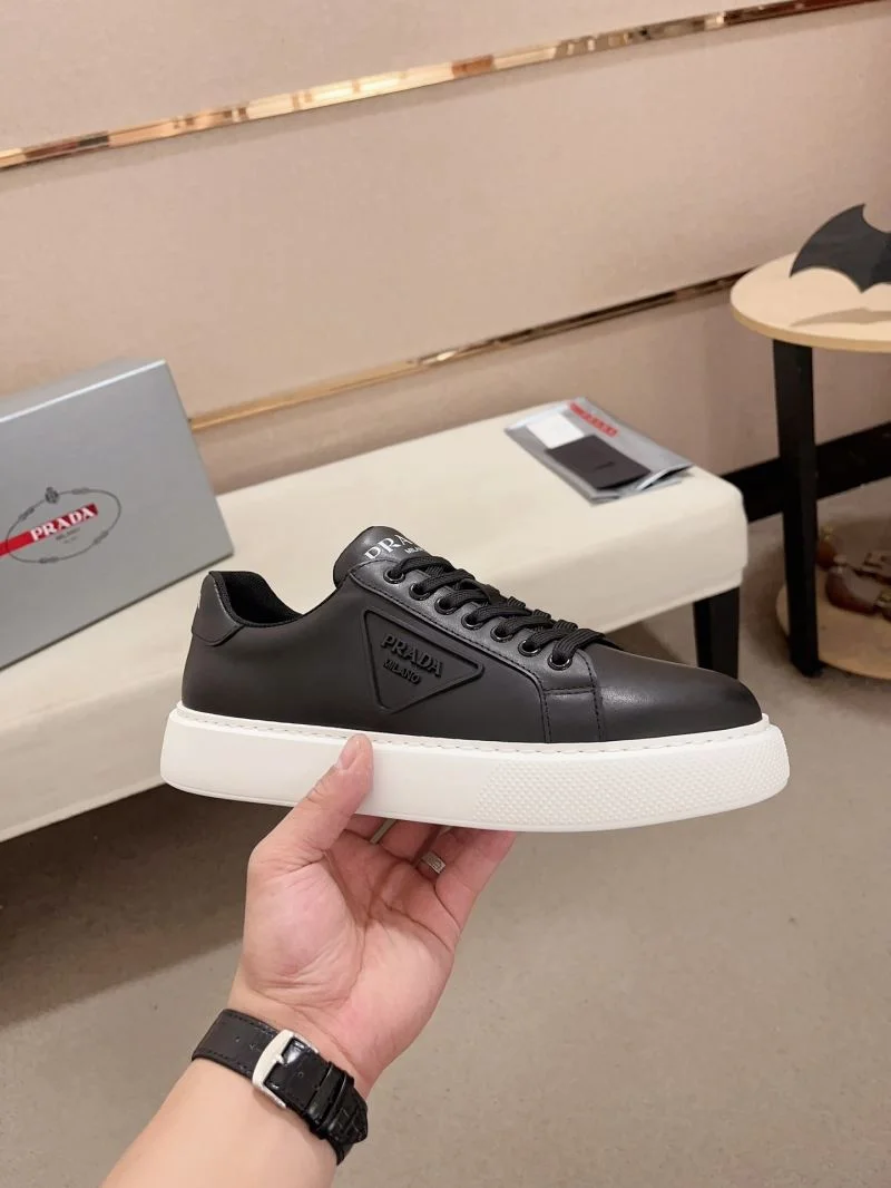 Prada Low Shoes Durable 35616