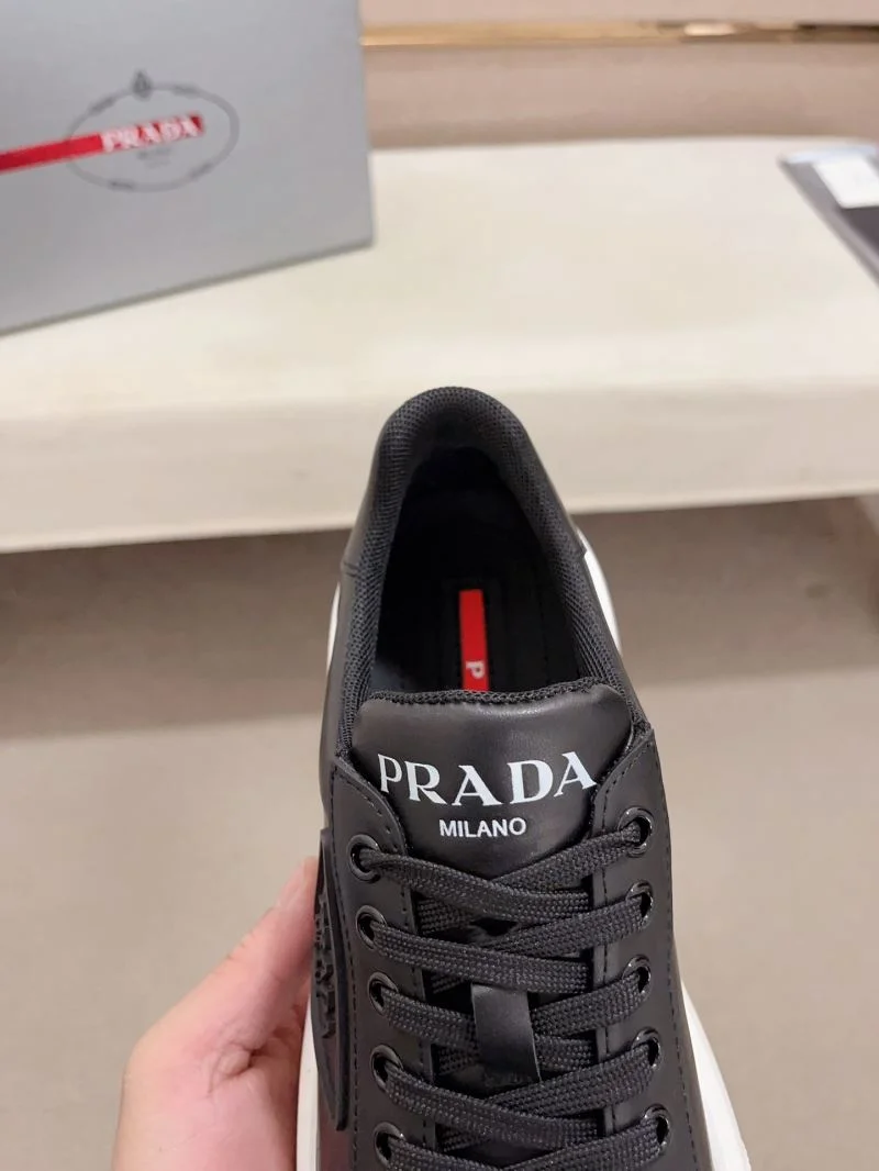 Prada Low Shoes Durable 35616