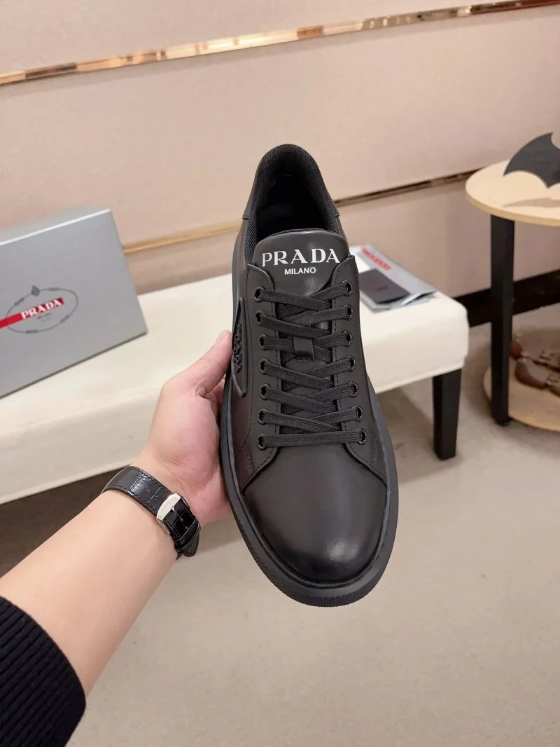 Prada Low Shoes Bold 35607