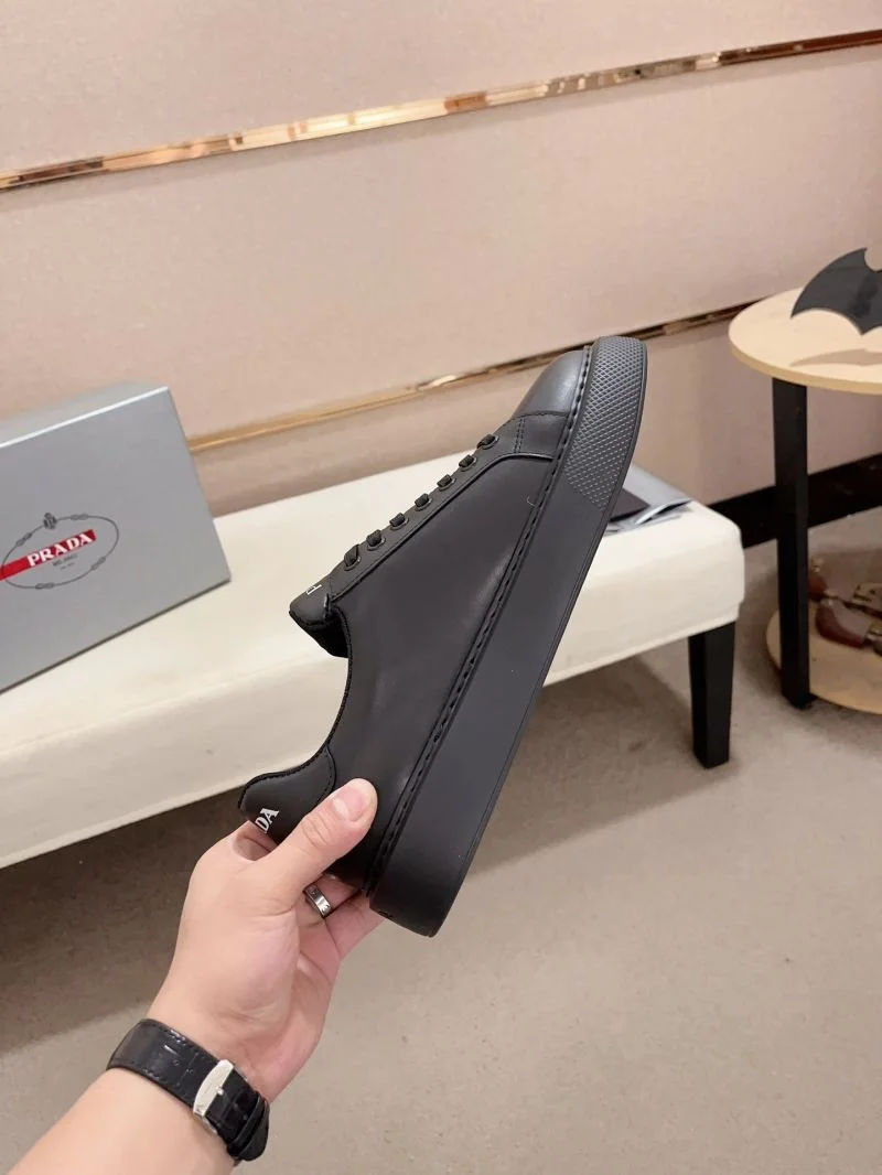 Prada Low Shoes Bold 35607