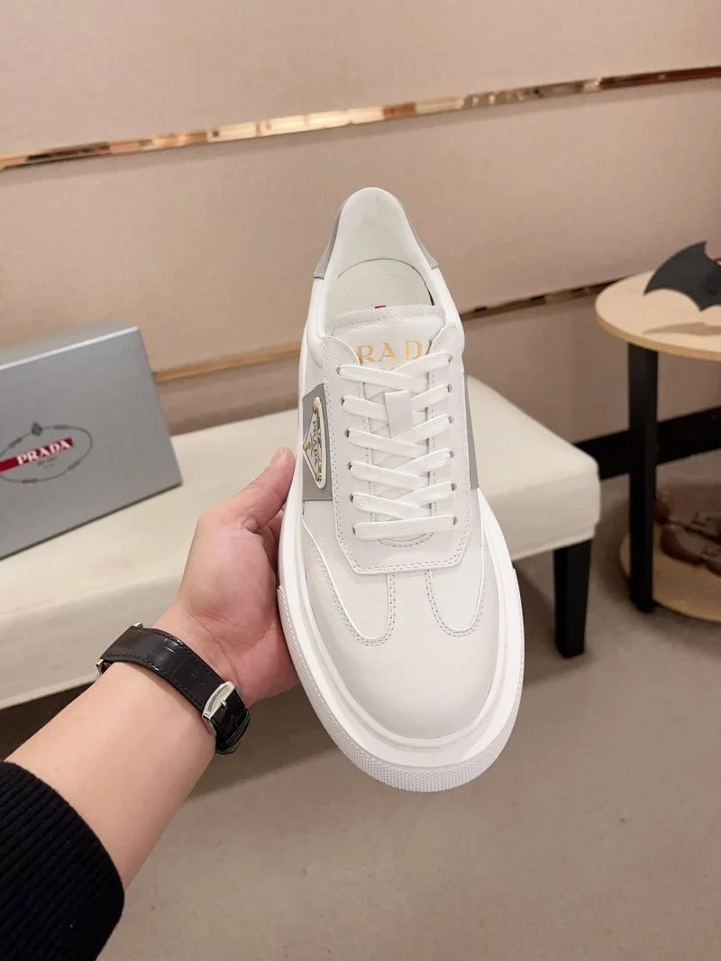 Prada Low Shoes WaterResistant 35605