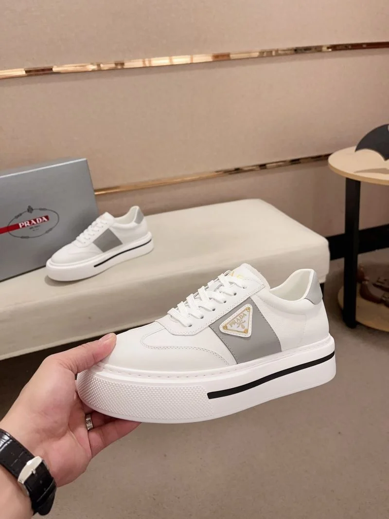 Prada Low Shoes WaterResistant 35605