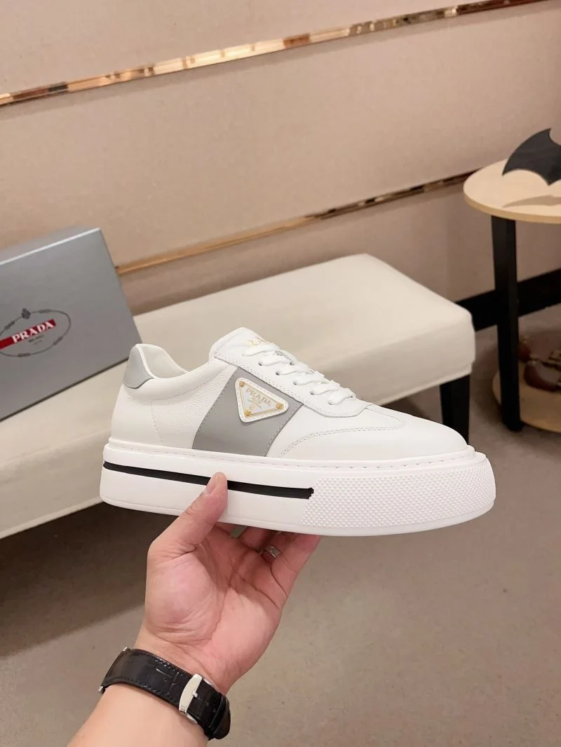 Prada Low Shoes WaterResistant 35605