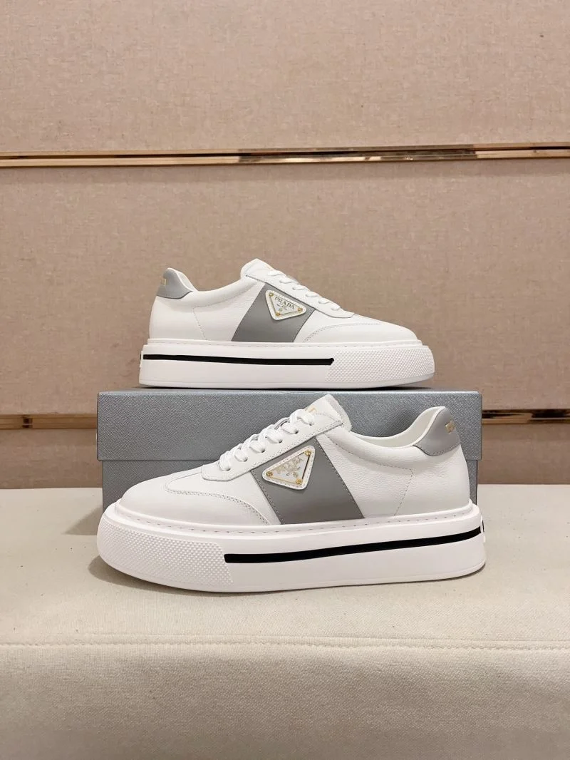 Prada Low Shoes WaterResistant 35605