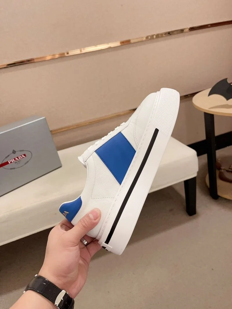 Functional Prada Low Shoes 35593