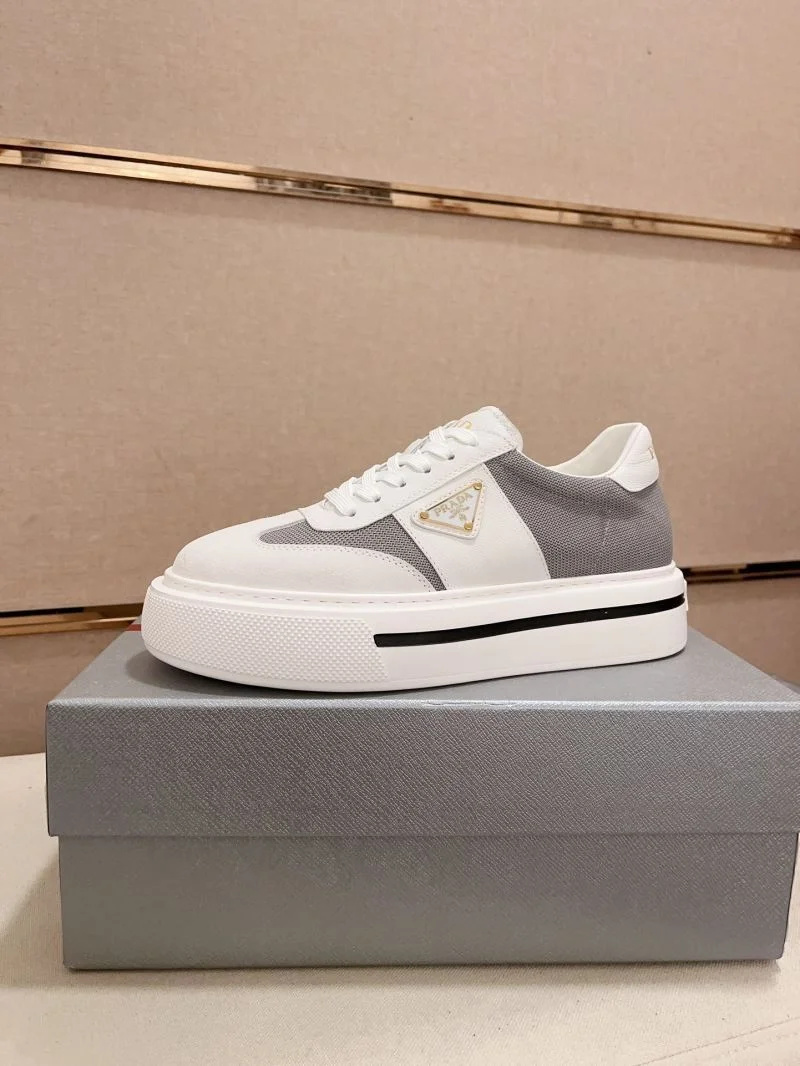 Trendsetting Prada Low Shoes 35619