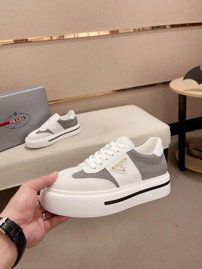 Trendsetting Prada Low Shoes 35619