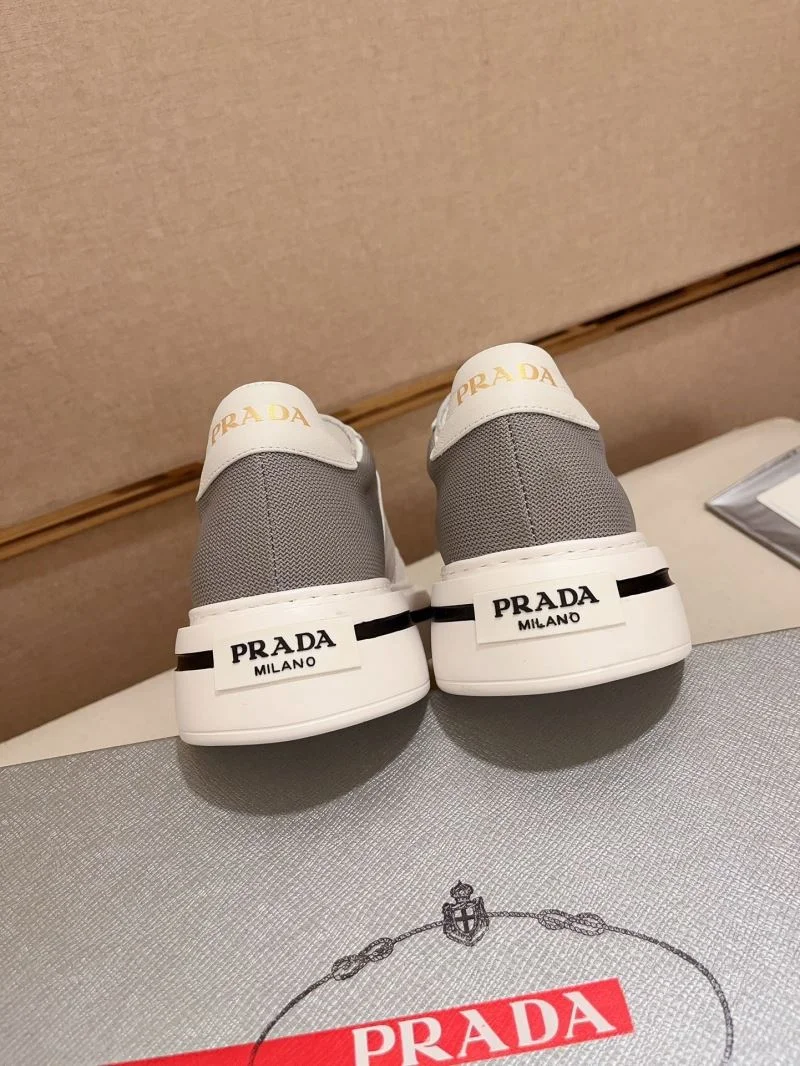 Trendsetting Prada Low Shoes 35619