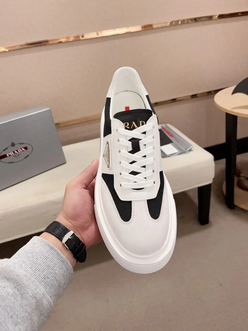 Prada Low Shoes WaterResistant 35611