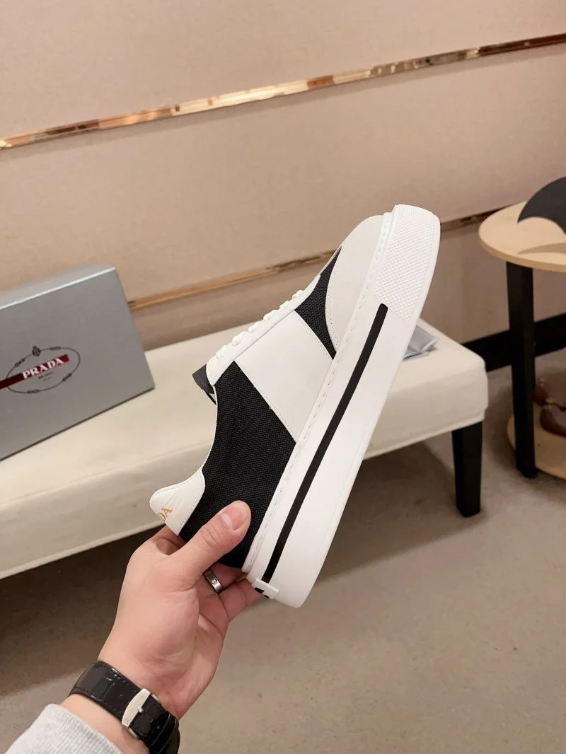 Prada Low Shoes WaterResistant 35611