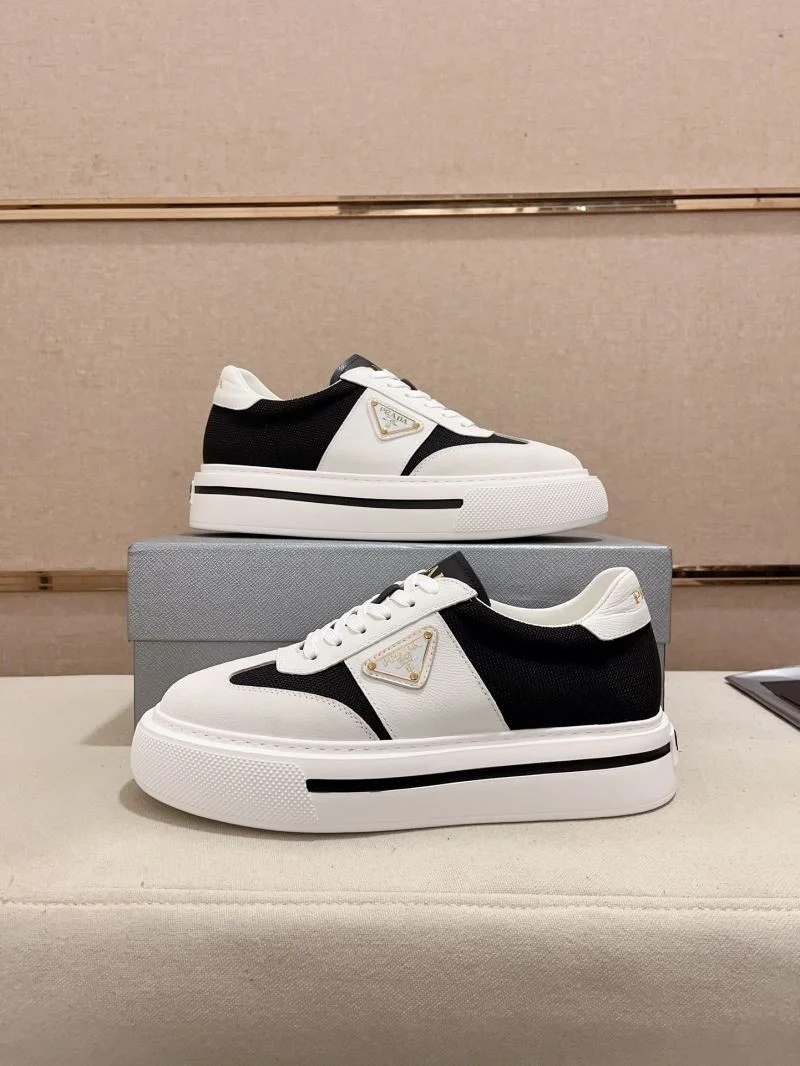 Prada Low Shoes WaterResistant 35611