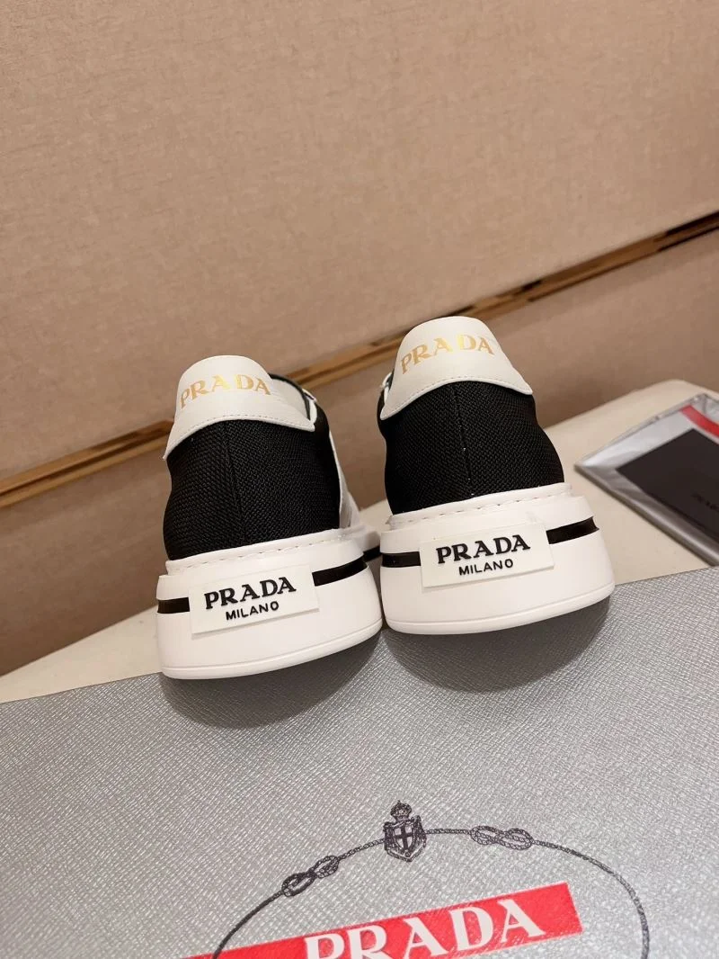 Prada Low Shoes WaterResistant 35611