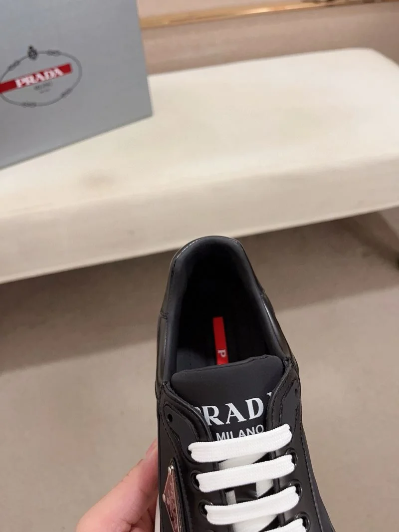 Prada Low Shoes Lightweight 35586