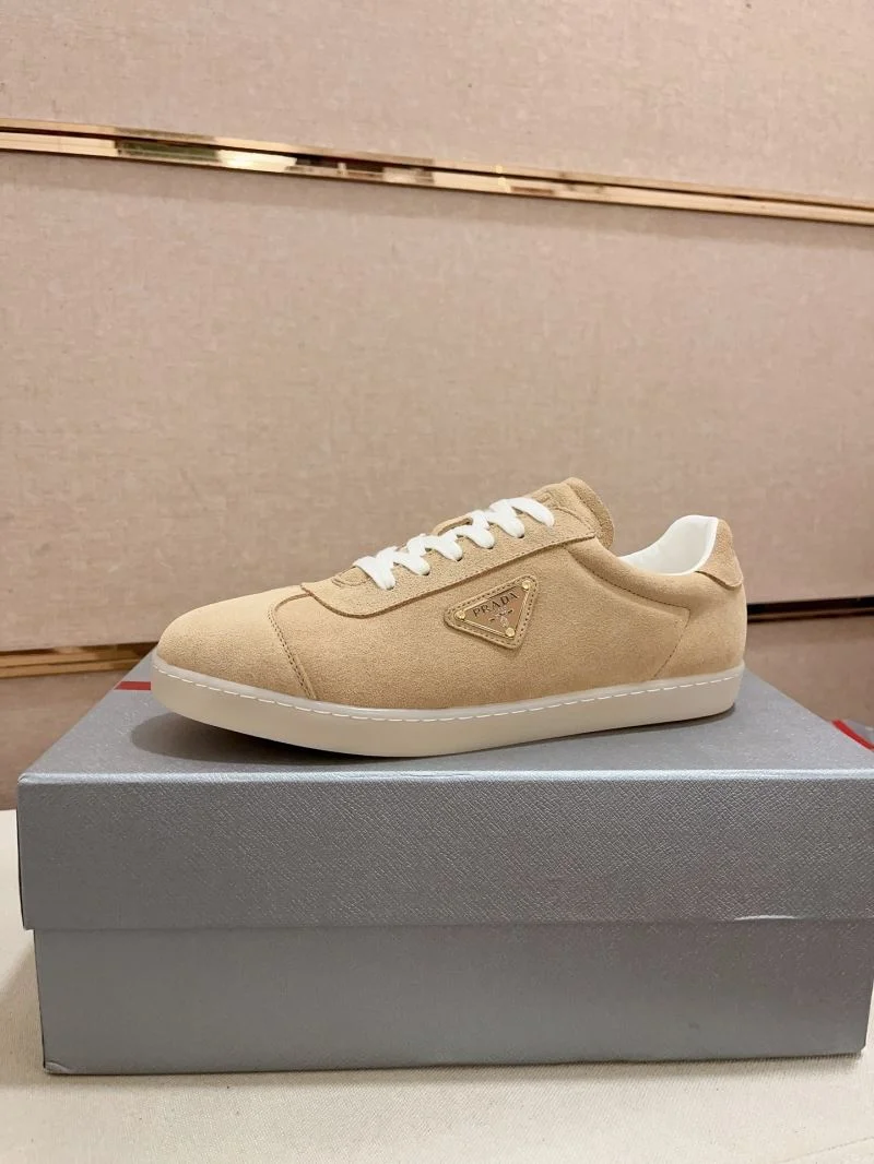 Prada Low Shoes Unisex 35583