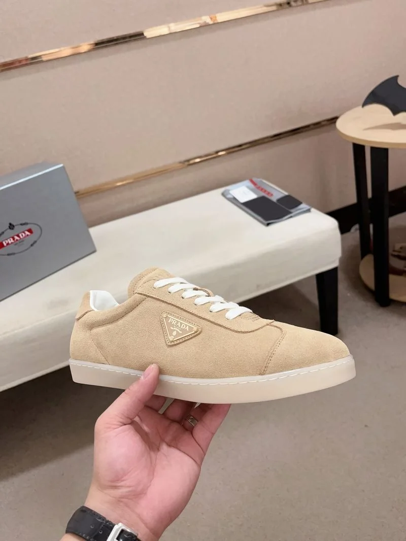 Prada Low Shoes Unisex 35583