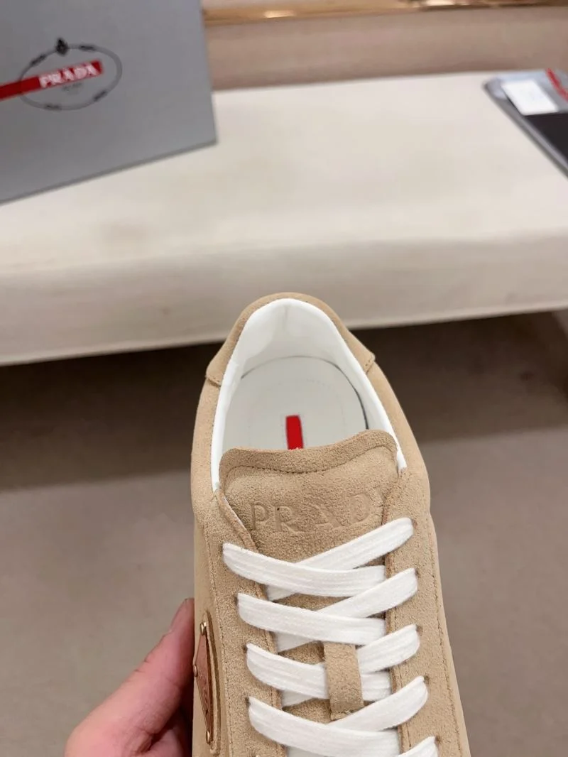 Prada Low Shoes Unisex 35583