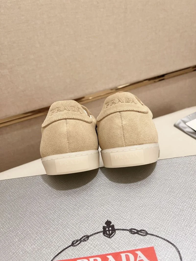 Prada Low Shoes Unisex 35583