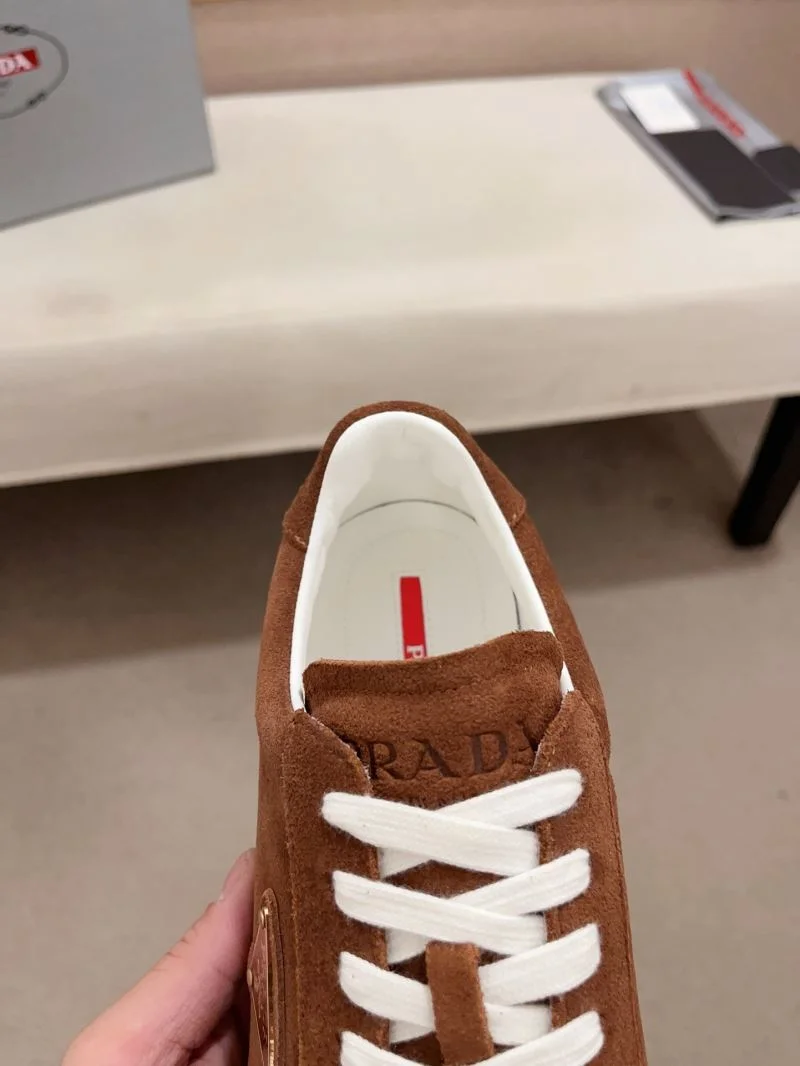 Prada Low Shoes WaterResistant 35582