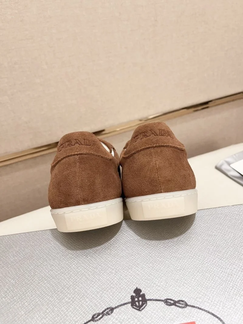 Prada Low Shoes WaterResistant 35582