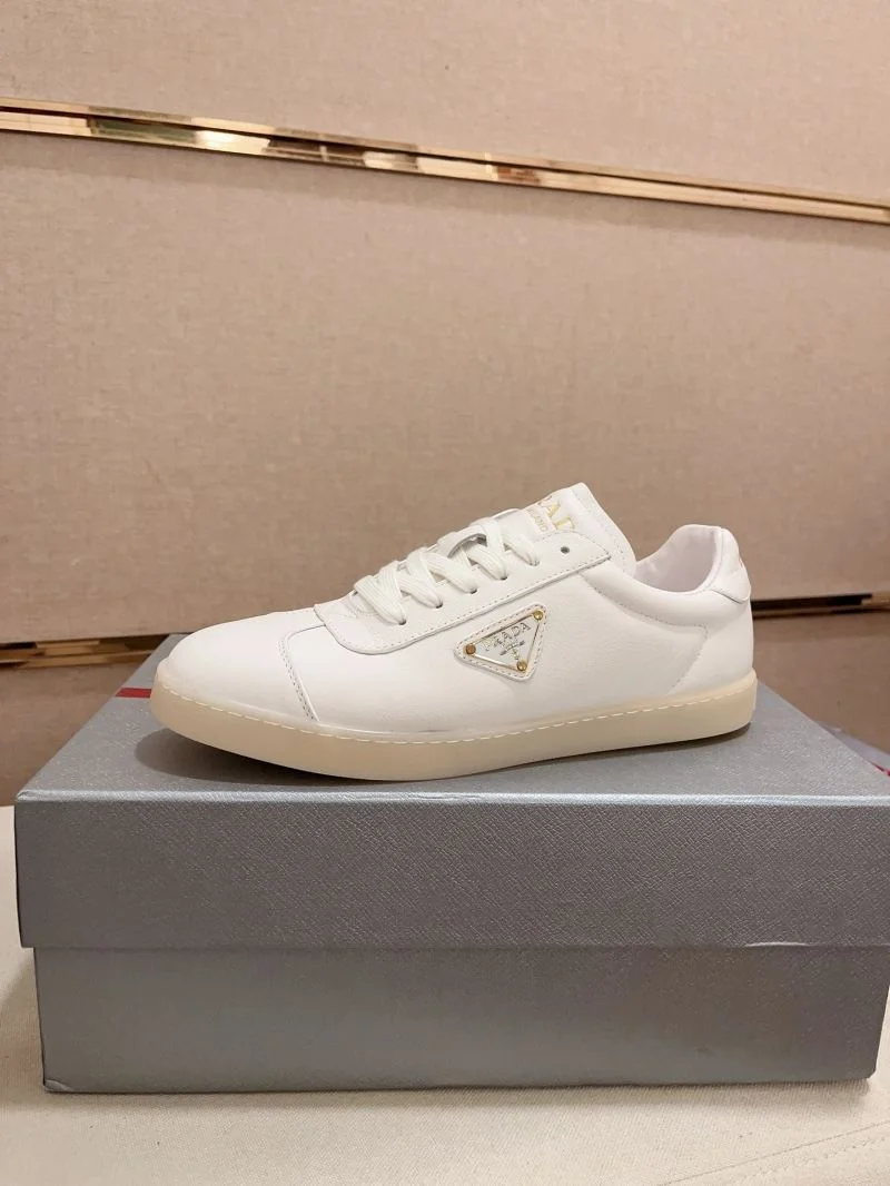 Prada Low Shoes Snug 35578