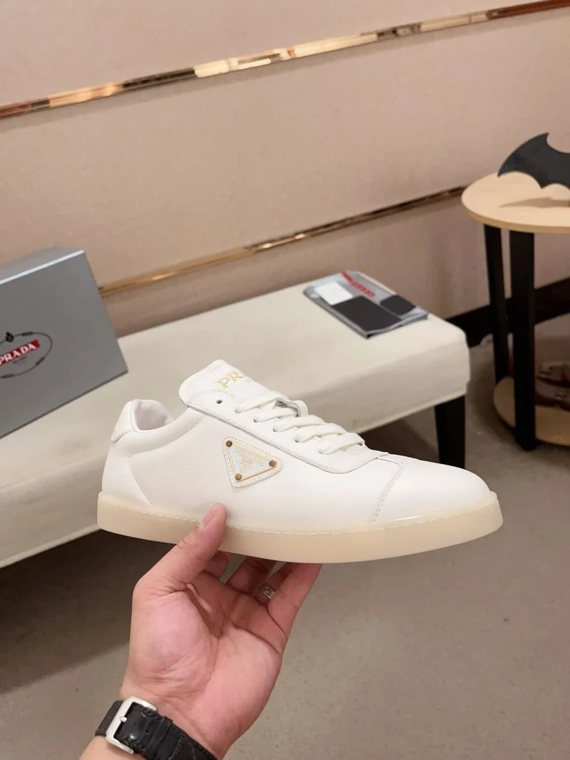 Prada Low Shoes Snug 35578