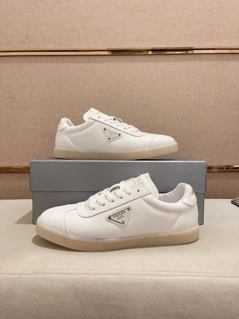 Prada Low Shoes Snug 35578