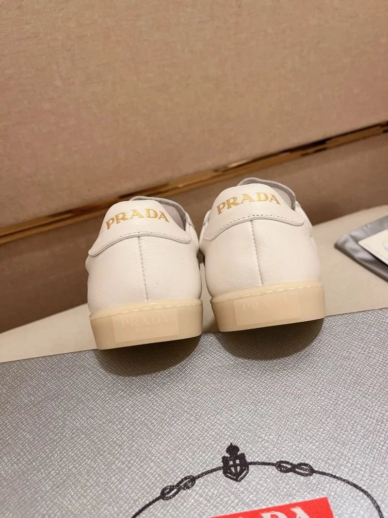 Prada Low Shoes Snug 35578