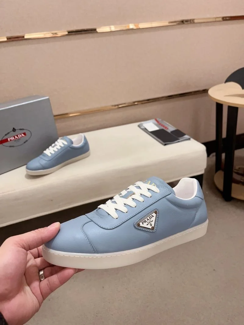 Practical Prada Low Shoes 35574