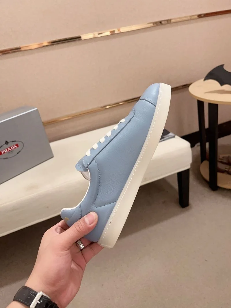 Practical Prada Low Shoes 35574