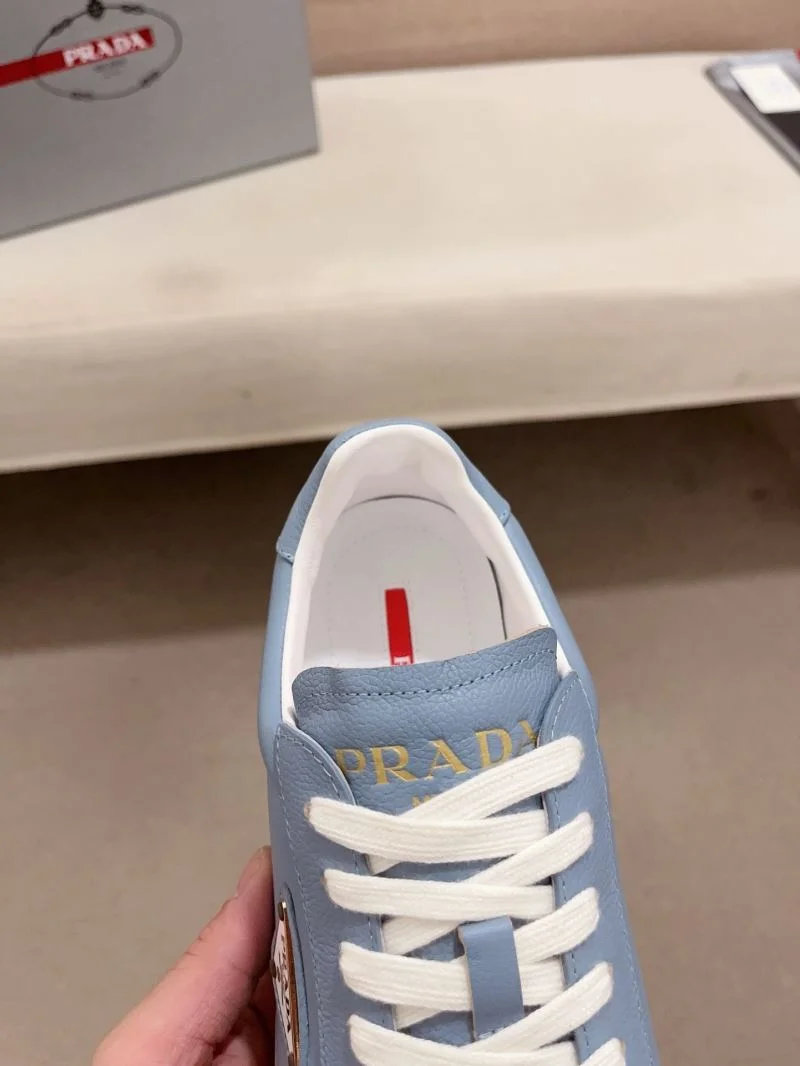 Practical Prada Low Shoes 35574