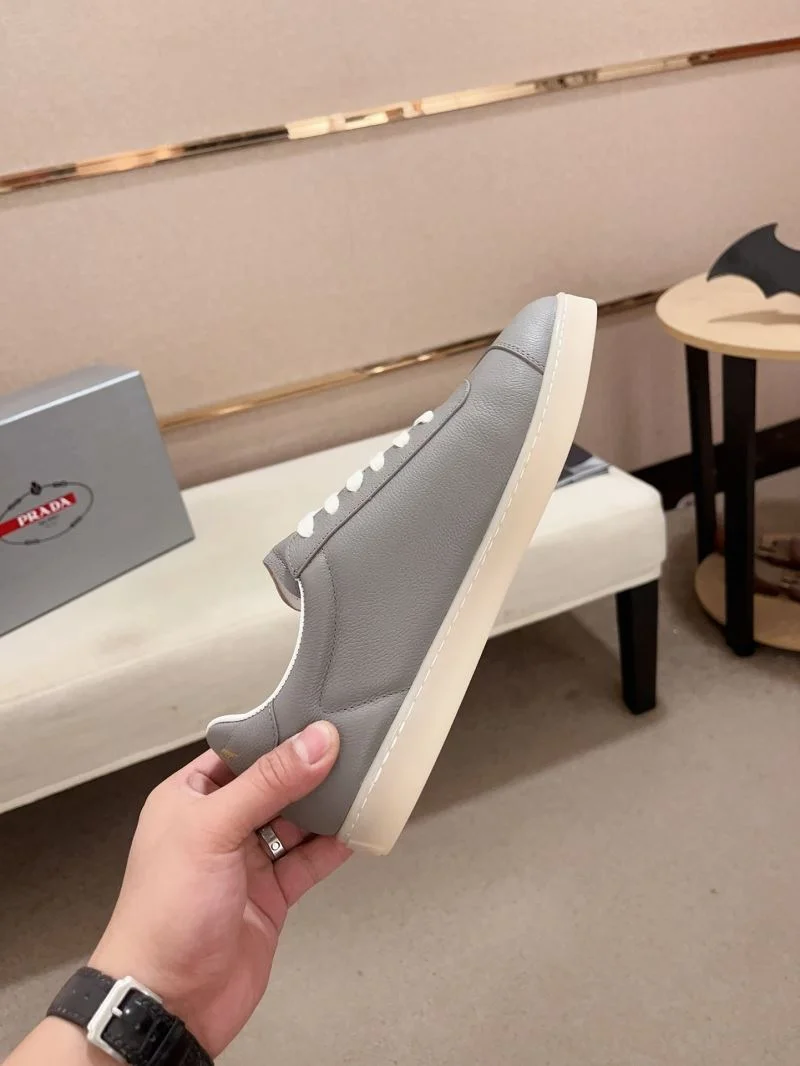 Prada Low Shoes Effortless 35570