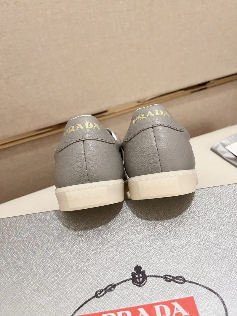 Prada Low Shoes Effortless 35570