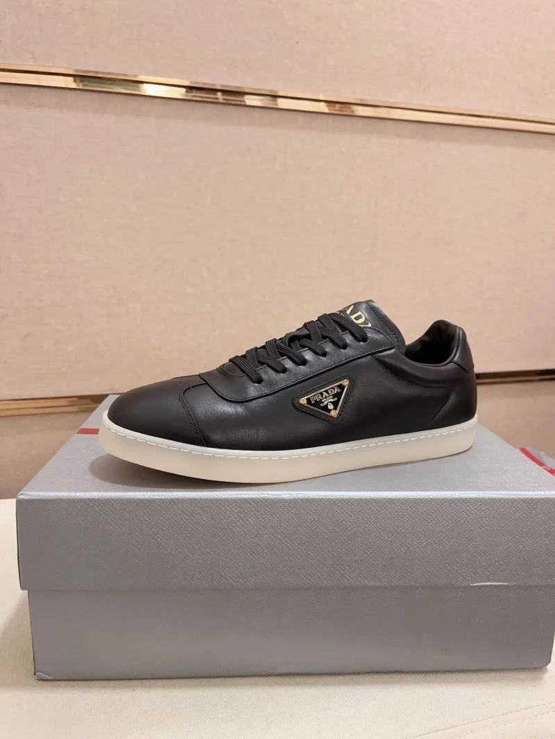 Comfortable Prada Low Shoes 35564