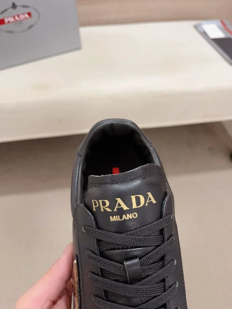 Comfortable Prada Low Shoes 35564