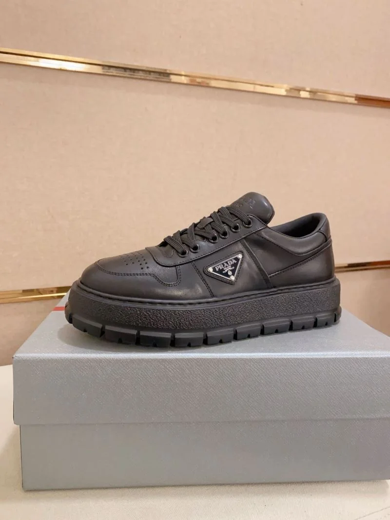 Prada Low Shoes Sleek 35571