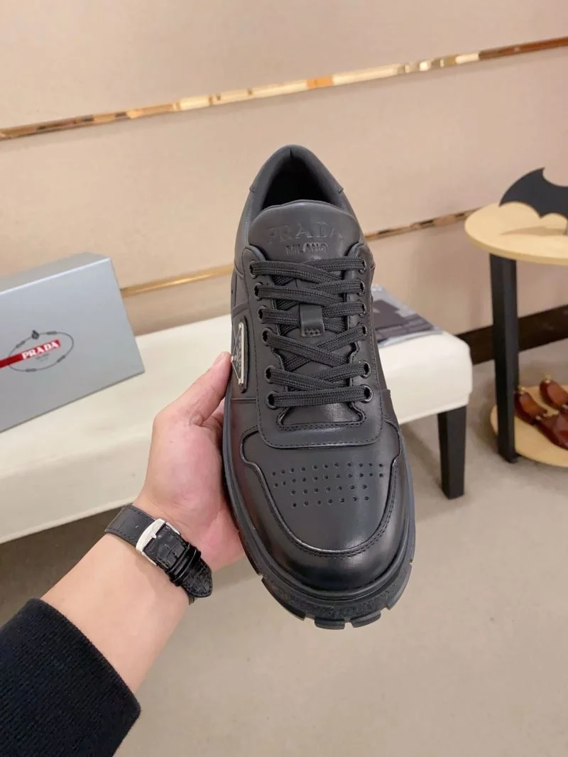 Prada Low Shoes Sleek 35571