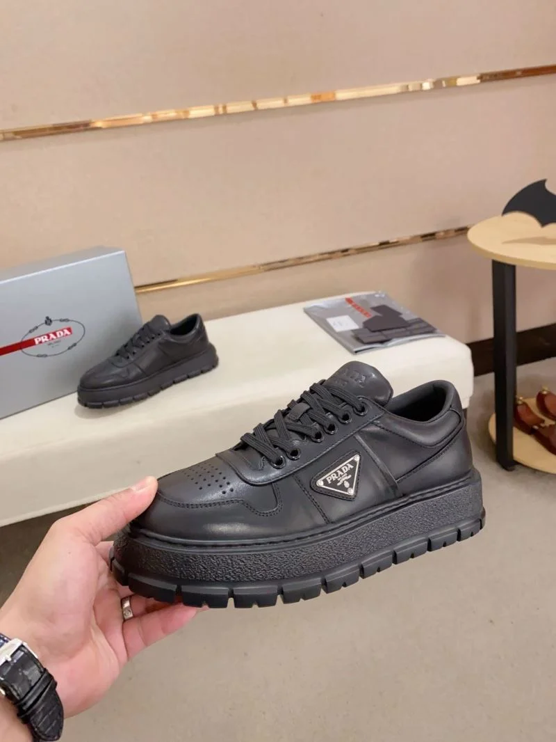 Prada Low Shoes Sleek 35571