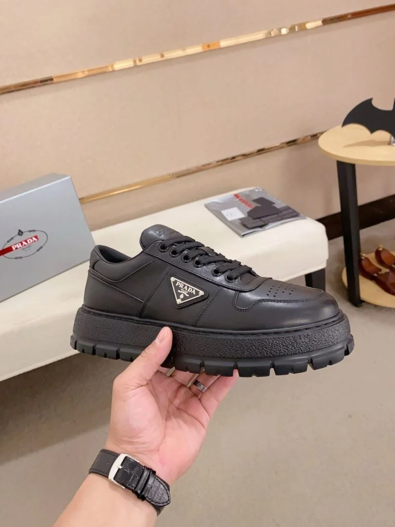 Prada Low Shoes Sleek 35571
