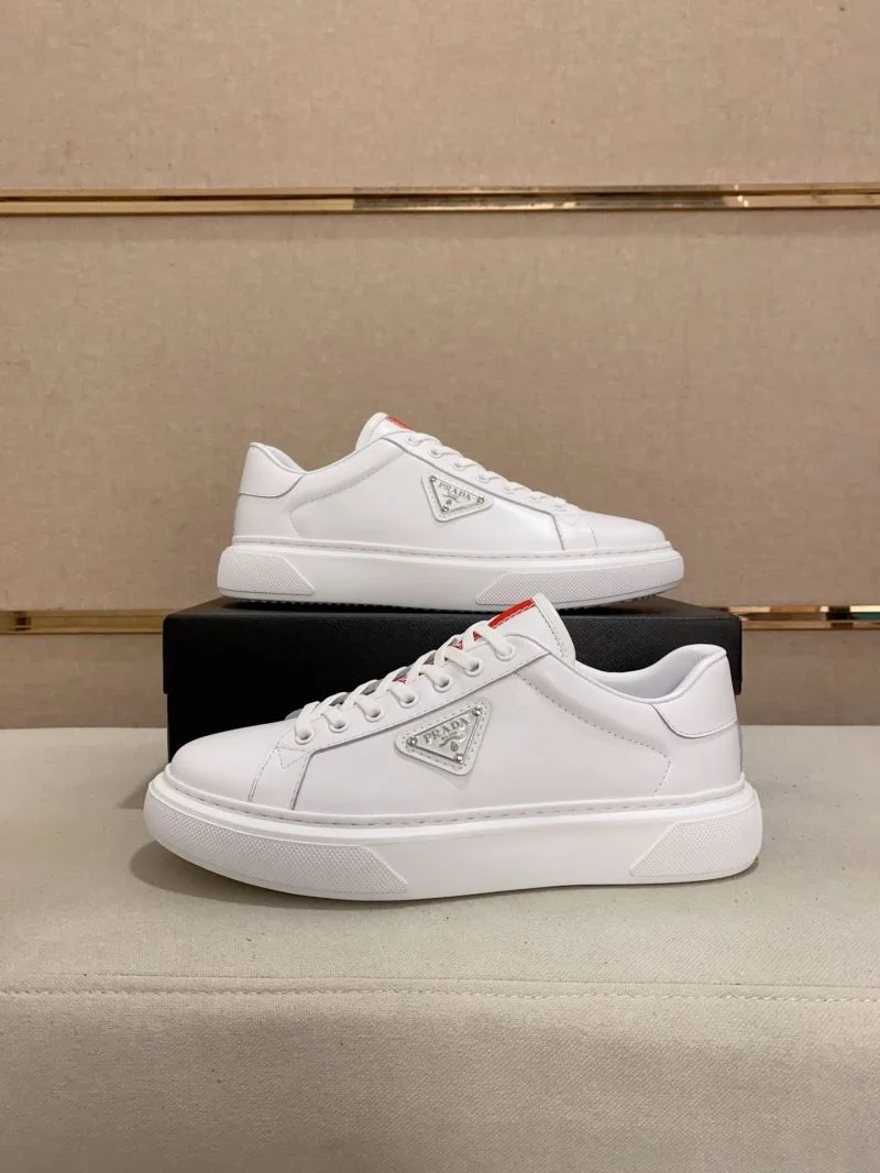 Prada Low Shoes Trendy 35567