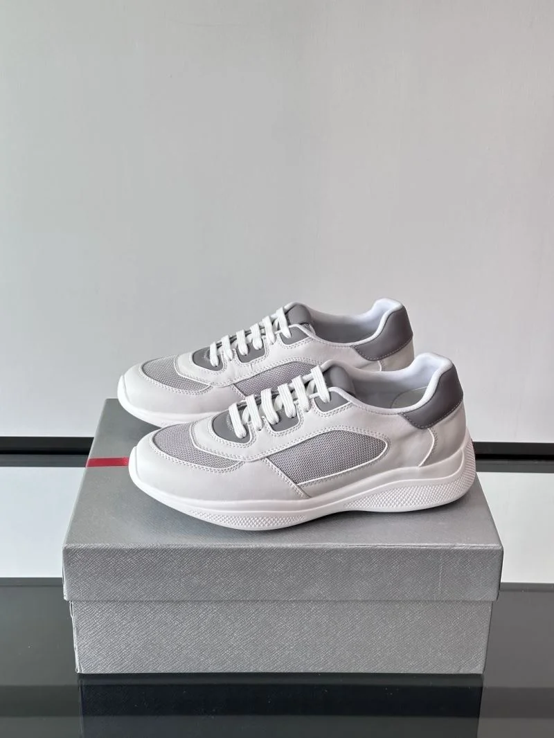Practical Prada Low Shoes 35555