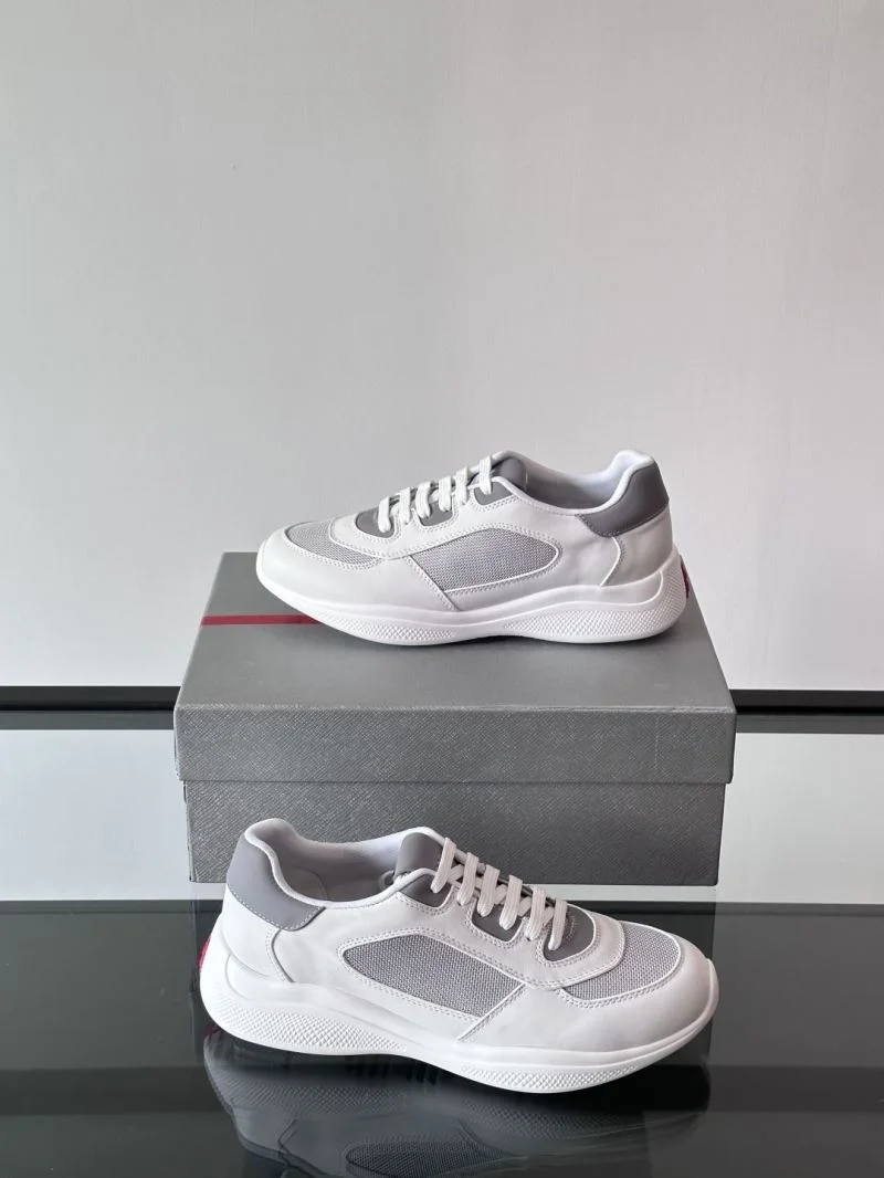 Practical Prada Low Shoes 35555