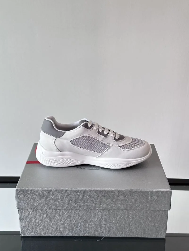 Practical Prada Low Shoes 35555