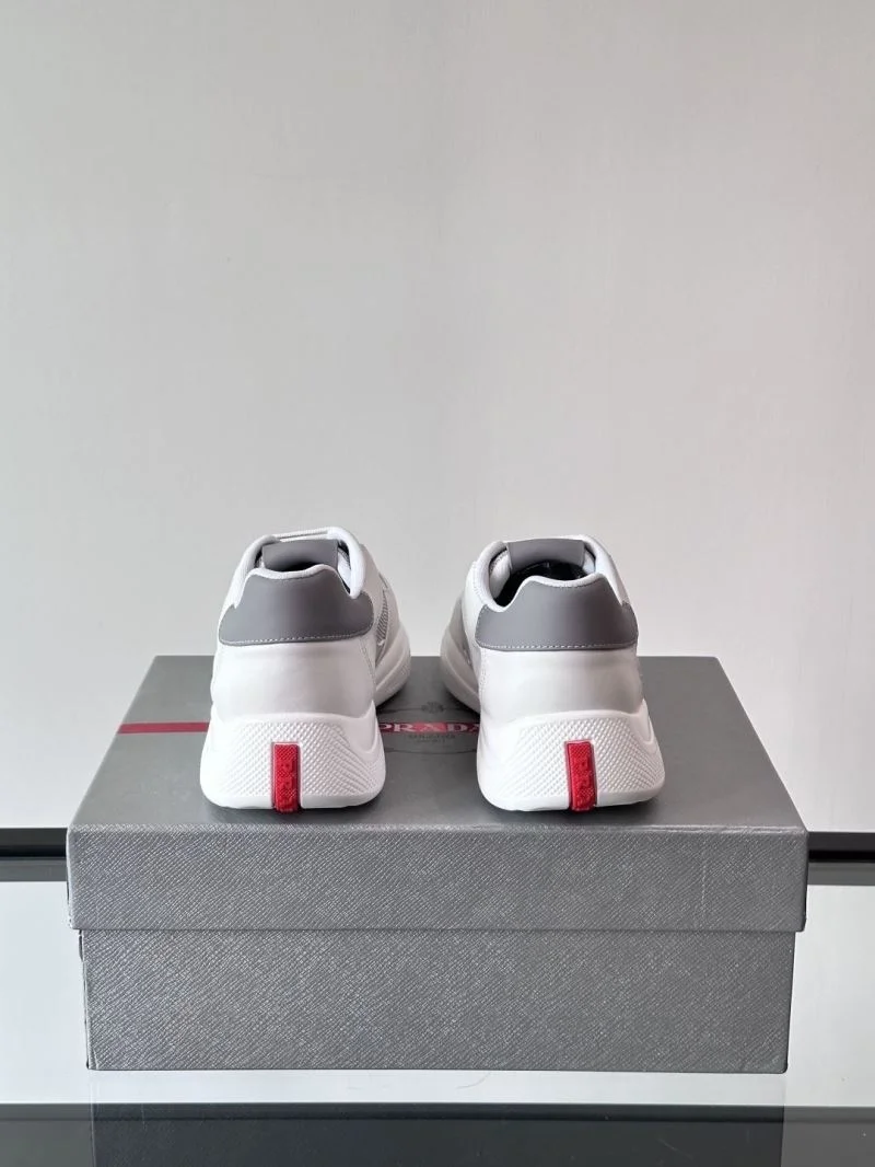 Practical Prada Low Shoes 35555