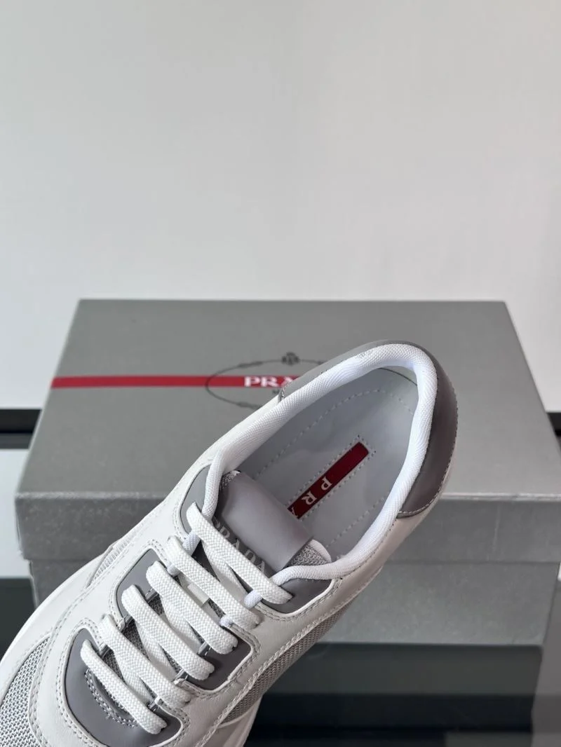 Practical Prada Low Shoes 35555